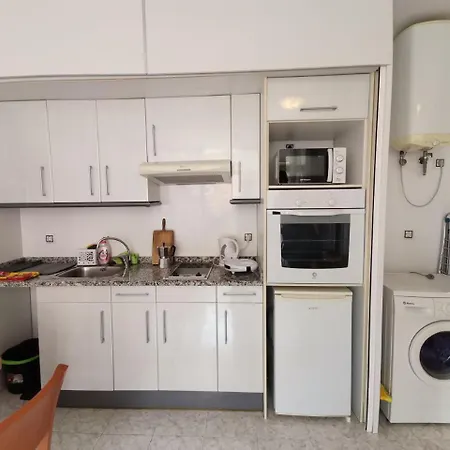 Apartamento+parking +piscina A 250mts Playa Fenals Apartamento *