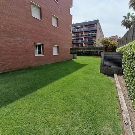 Apartamento+parking +piscina A 250mts Playa Fenals Apartamento