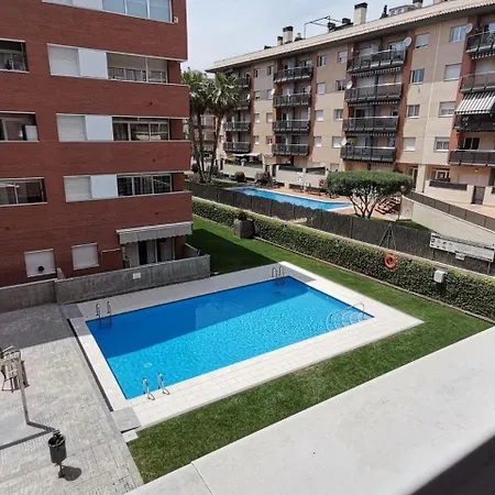 Apartamento+parking +piscina A 250mts Playa Fenals Apartamento Lloret de Mar