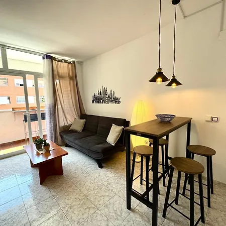 Apartamento+parking +piscina A 250mts Playa Fenals Apartment