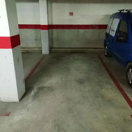 شقة Apartamento+parking +piscina A 250mts Playa Fenals *