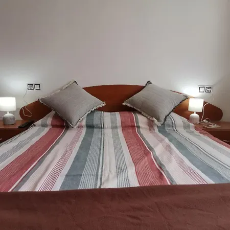 Apartamento+parking +piscina A 250mts Playa Fenals * يوريت دي مار